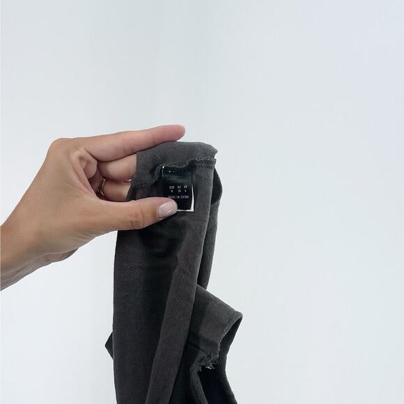 Women's Gray California LA Cropped Off the Shoulder Top Size Medium - Picture 3 of 3